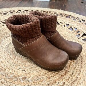 Womens Dansko Chloe Oiled Leather Pull Up Clog Boot Sweater US 9 EUR 39